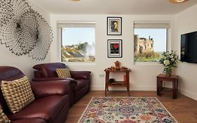 Frogmore- Pretty Central Cottage With Castle Views
